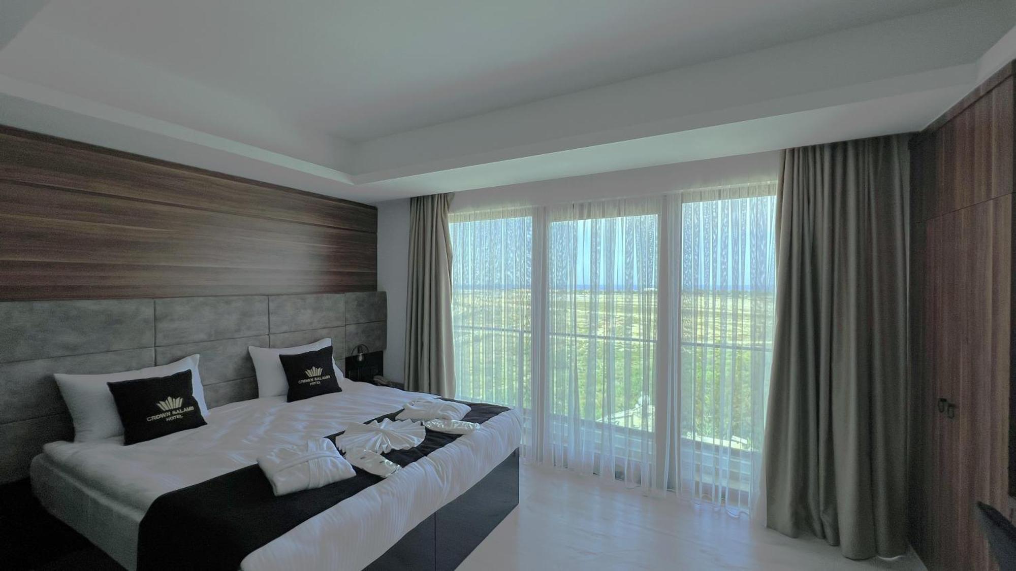 Crown Salamis Hotel Famagusta  Exterior foto